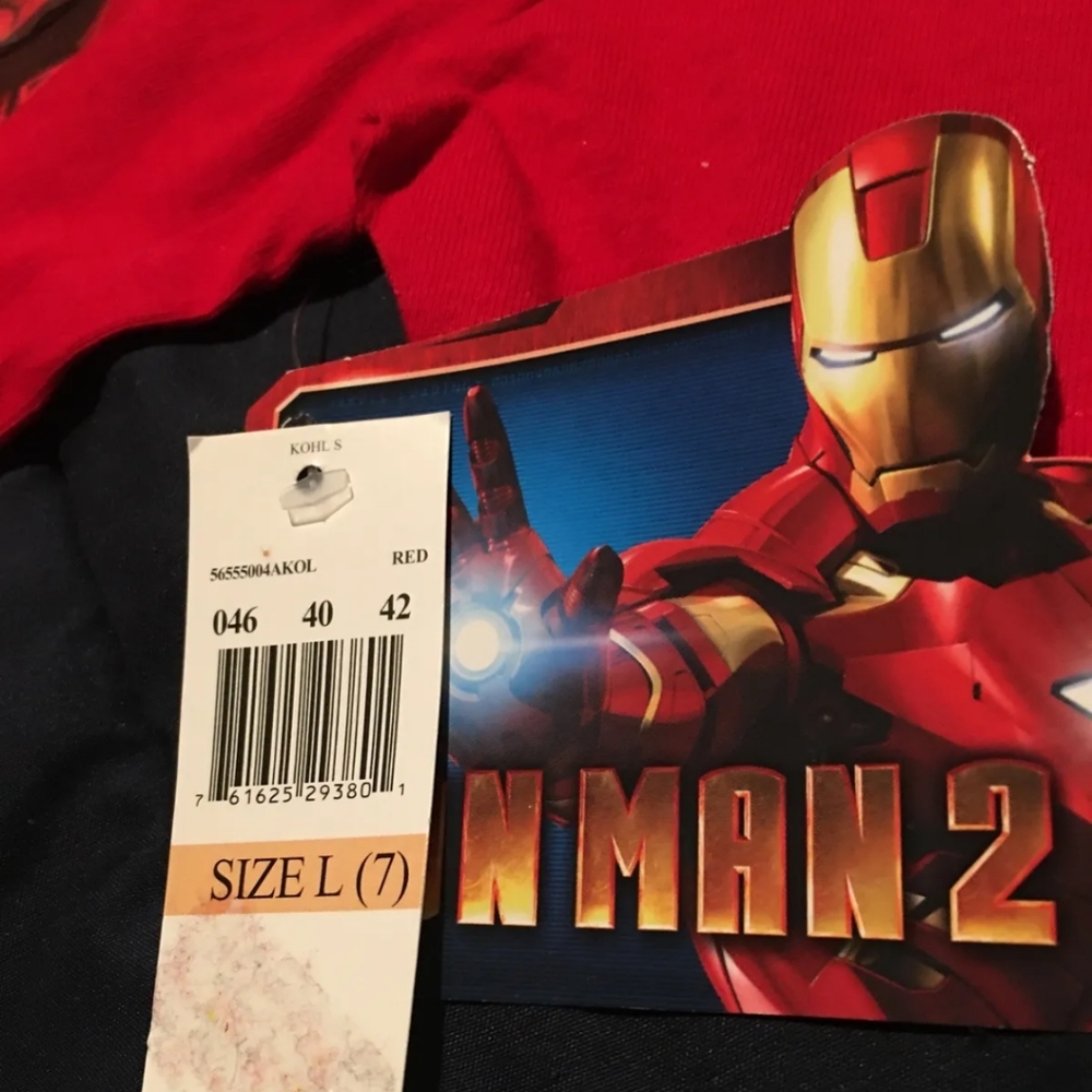 New with tag Marvel Comic Entertainment Iron Man 2 T-shirt Red Tee Size L-7